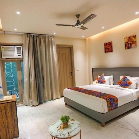 Hotel Global Corporate Noida Luaran gambar