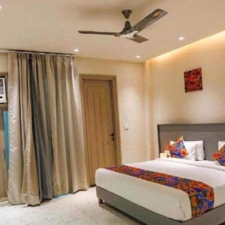 Hotel Global Corporate Noida Luaran gambar