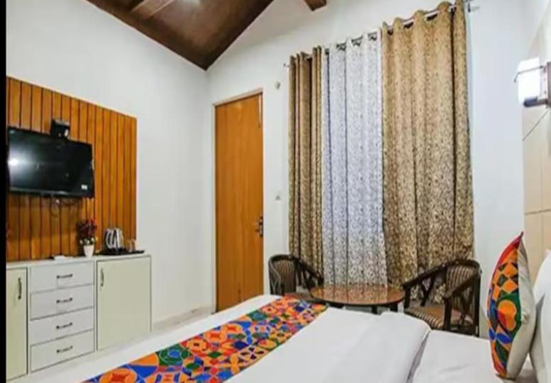Hotel Global Corporate Noida Luaran gambar
